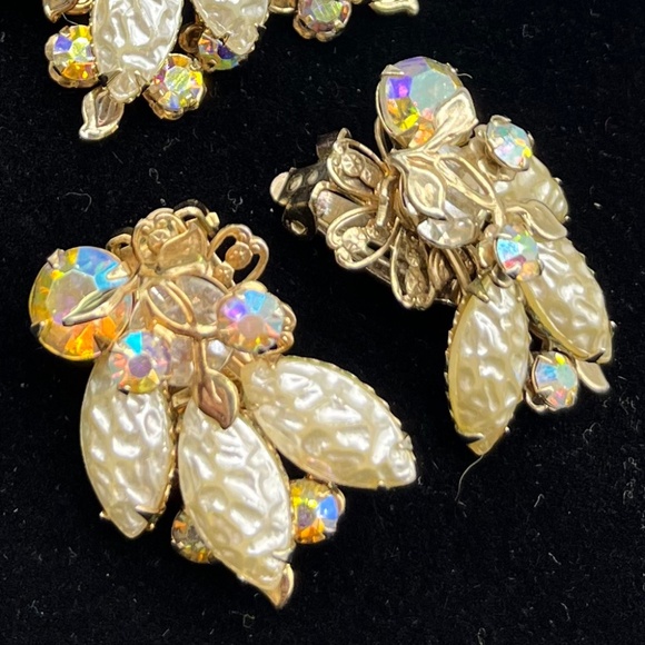 Vintage Flower, Crinkle Pearl, + A.B. Brooch + Earring set. - Picture 10 of 10